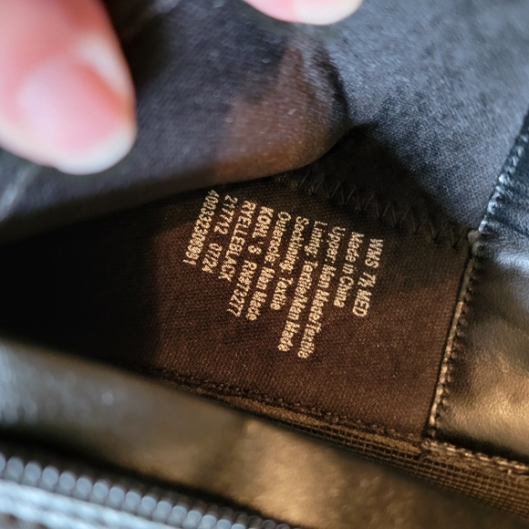 SO Black Memory Foam Ankle Boots Zip Up Chelsea NWOT Size 7.5 - Picture 4 of 9